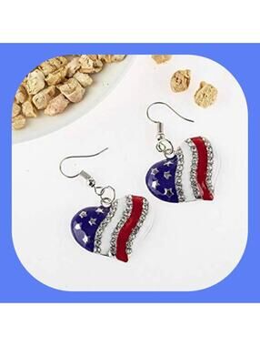 Beautiful Patriotic Heart Rhinestone American 🇺🇸 Flag Enamel Earrings